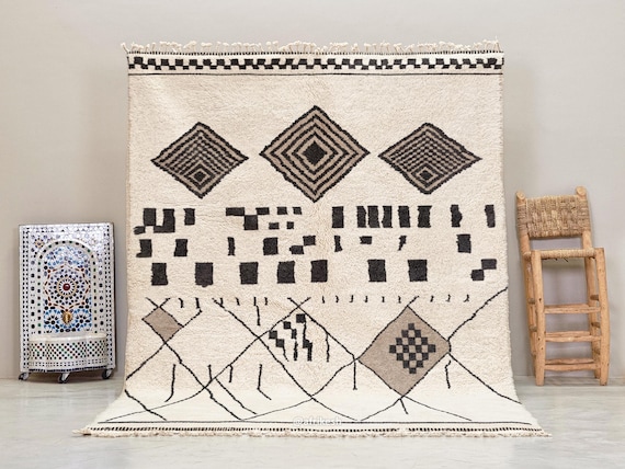 Handwoven Moroccan Berber Rug: Black & White Geometric Beni Ourain