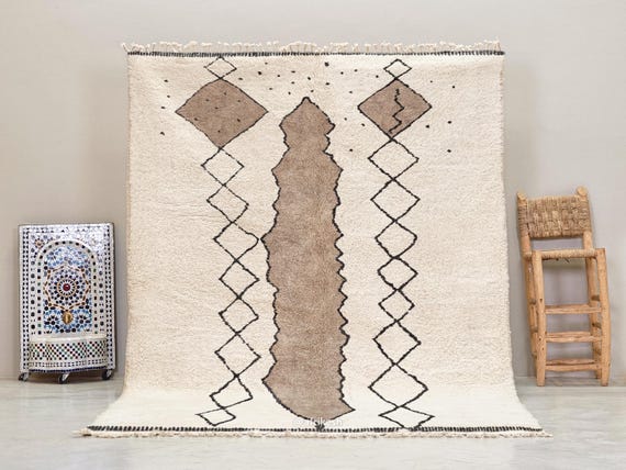 AUTHENTIC WOOL RUG, Handcrafted Moroccan Rug, Soft Beni Ourain Rug, Personalized Berber Carpet, White & Beige Diamond Design, Shag Area Rug.