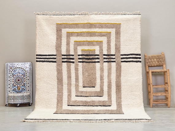 HANDWOVEN SHAG RUG, Beni Ourain Moroccan Rug, Geometric Pattern Berber Carpet, Custom Beige & White Design, Minimalist Home Accent.