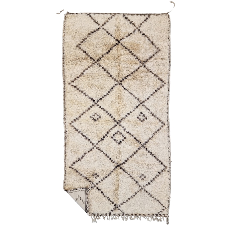 BENI OURAIN Vintage RUG 6x11, Moroccan Cream & Black Diamond Rug, Hand Knotted Sheep Wool Rug, Old Bohemian Area Rug, Moroccan Style - Afrikesh Rug - One Side  Fringes.
Pile Height: 3 cm -1.18 inches.