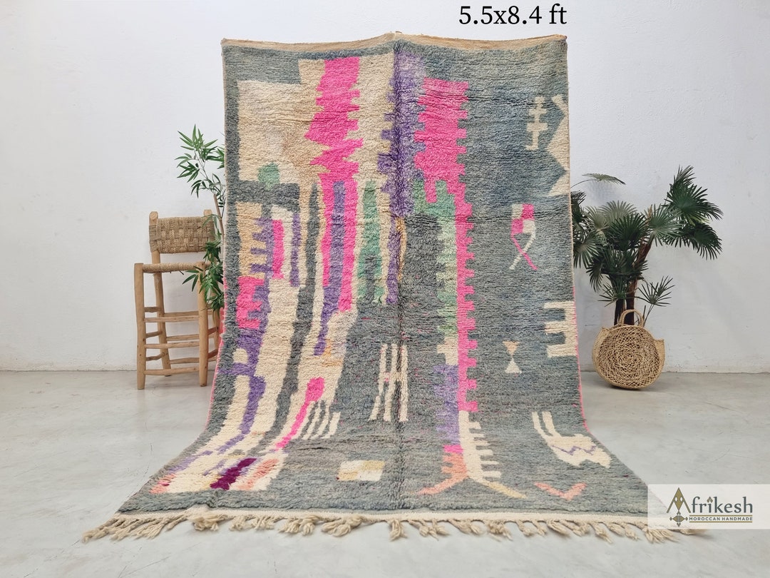 グレーのモロッコラグ 5.5x8.4フィート：ハンドメイドウールベルベル