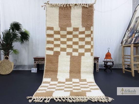 MOROCCAN BENIOURAIN RUNNER, Handmade Sheep Wool Rug 3x7, Light Brown and White Rug, Berber Checkered Rug, Runner Rug, Handwoven rug.