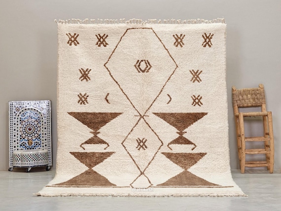 MOROCCAN DECOR, Artisan-Made Berber Carpet, Geometric Beni Ourain Rug, White & Brown Wool Rug, Custom Handmade Piece, Durable Area Rug.