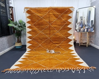 Amber and White Kilim Rug - Handmade Moroccan Wool Rug - Geometric Diamond Zigzag Flatweave Berber Area Rug for Living Room - Afrikesh