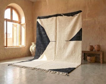 MOROCCAN KILIM RUG, Handmade Wool Rug, Moroccan Berber Wool Rug, Azilal Flat Rug, Black And White Rug, Abstract Black Rug, Handwoven Carpet