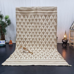 PRETTY KILIM RUG, Moroccan Wool Rug, Flatweave Rug, Beige & White Rug, Geometric Rug, Dhurrie Berber Rug, Area Rug, Handwoven Rug, Wool Rug