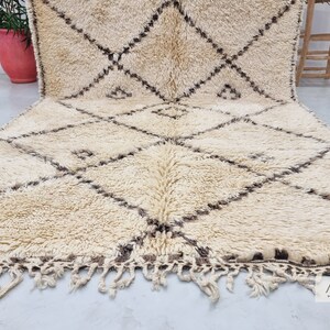BENI OURAIN Vintage RUG 6x11, Moroccan Cream & Black Diamond Rug, Hand Knotted Sheep Wool Rug, Old Bohemian Area Rug, Moroccan Style - Afrikesh Rug - One Side  Fringes.
Pile Height: 3 cm -1.18 inches.