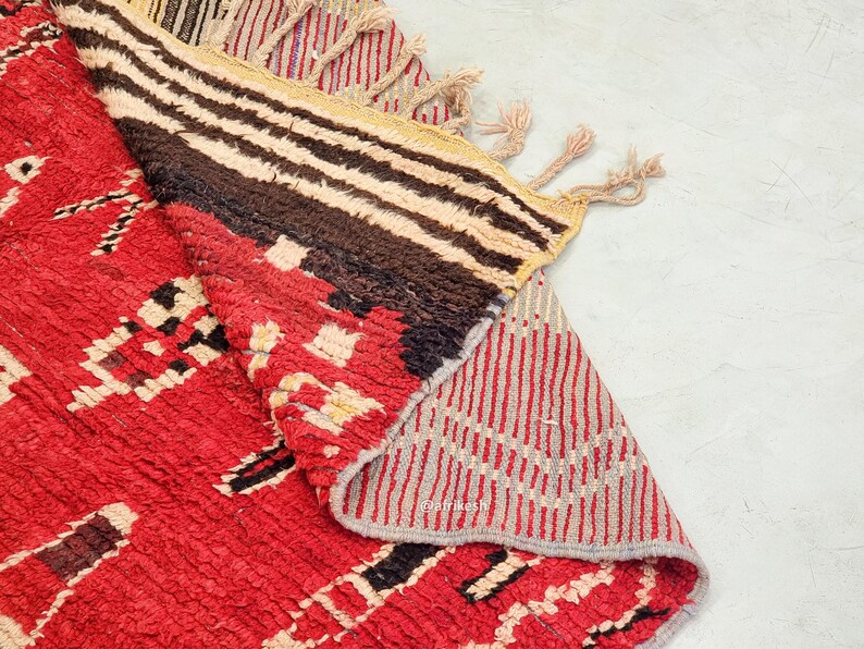RED WOOL RUG 6x9, Tribal Moroccan Rug, Handmade Boujaad Rug, Vintage Dining Room Decor, Artistic Berber Carpet, Bohemian Interior Design - Afrikesh Rug - One Side Fringes.
Pile Height:1 cm-0.39 inches.
