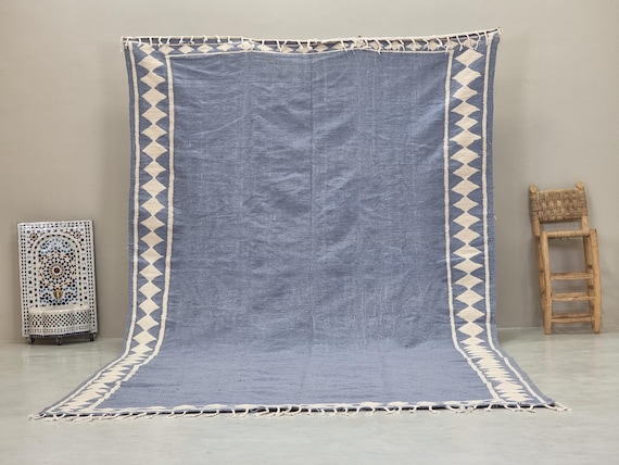 RECTANGULAR KILIM RUG, Flat-weave Moroccan Rug, Bordered Zanafi Rug, Blue & White Wool Rug, Custom Kilim Design, Cozy Chic Berber Carpet.