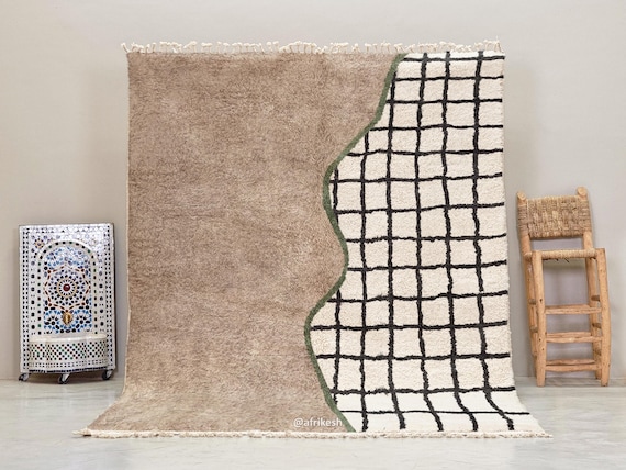 MOROCCAN GRID RUG, Contemporary Wool Rug, Handmade Beni Ourain Rug, Beige & White Berber Carpet, Customizable Decorative Area Rug.