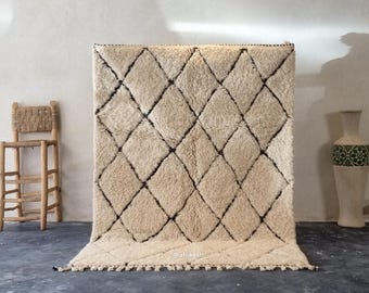 手織りベニ・ウラインラグ 7x9：モロッコ産ダイヤモンドシャグ、天然