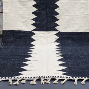 STUNNING KILIM RUG, Custom Flatweave Rug, Handmade Rug, Black and White Rug, Moroccan Rug, Area Rug, Plain Rug, Patchwork Rug, Wool Rug-Afrikesh Rug-One Side Fringes.