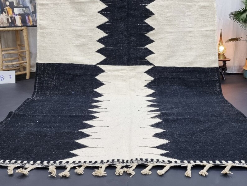 STUNNING KILIM RUG, Custom Flatweave Rug, Handmade Rug, Black and White Rug, Moroccan Rug, Area Rug, Plain Rug, Patchwork Rug, Wool Rug-Afrikesh Rug-One Side Fringes.