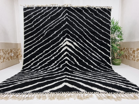FABULOUS BENOURAIN RUG, Custom Rug, Moroccan Rug, Handwoven Rug, Black and White Rug, Sheep Wool Rug, Striped Rug, Area Rug.
