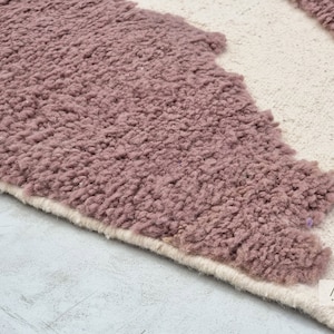 BROWN & WHITE Tufted RUG 8x11, Handcrafted Moroccan Rug, Decorative Beni Ourain Area Rug, Sheep Wool Berber Rug, Shaggy Knotted Home Rug- Afrikesh Rug - Two Side Fringes.
Pile Height: 2 cm-0.78 inches.