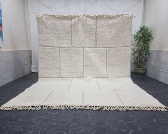 UNIFARBENER WEIßER Teppish, Geometrischer Marokkanischer Teppich, Handgetufteter Maßgefertigter Wollteppich, Flauschiger Berberteppich.