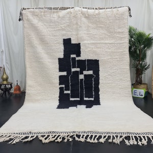 BENIOURAIN Teppich, Marokkanischer Teppich, Weißer Teppich, Berberteppich, abstrakter Teppich, handgemachter marokkanischer, weißer und schwarzer Teppich, Boho Teppich