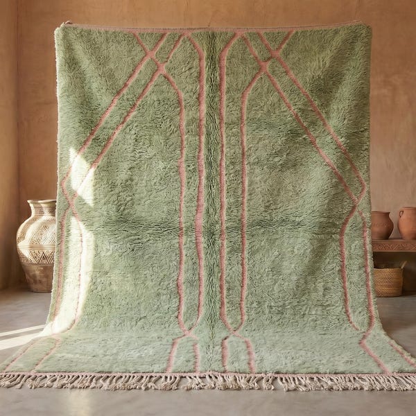 TAPPETO BENI OURAIN, tappeto berbero, tappeto marocchino annodato a mano, tappeto verde salvia personalizzato, tappeto a pelo lungo in lana, tappeto rosa.
