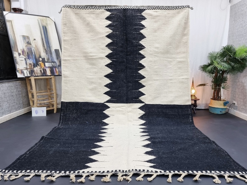 STUNNING KILIM RUG, Custom Flatweave Rug, Handmade Rug, Black and White Rug, Moroccan Rug, Area Rug, Plain Rug, Patchwork Rug, Wool Rug-Afrikesh Rug-One Side Fringes.