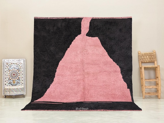 SOFT FLUFFY RUG, Black & Pink Moroccan Rug, Exquisite Beni Ourain Design, Handwoven Wool Area Rug, Custom Size Berber Carpet, Home Accents