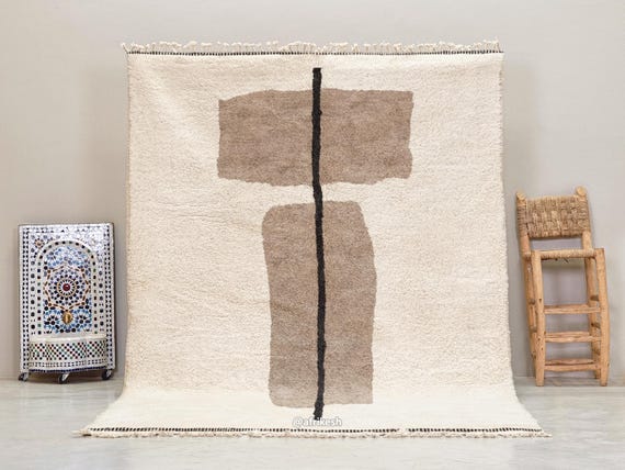 MOROCCAN DESIGN, Handcrafted Beni Ourain Rug, Modern Wool Berber Carpet, Beige & White Area Rug, Luxurious Handmade Floor Piece.