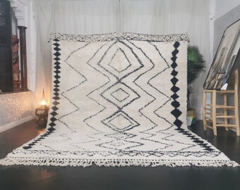 CUSTOM BENIOURAIN RUG, Authentic Moroccan Rug, White & Black Rug, Berber Carpet, Geometric Rug, Handmade Moroccan, Plain Rug, Area Rug