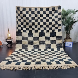 UNIQUE MOROCCAN RUG, Moroccan Boujaad Rug 5x8, Tan and Black Tribal rug, Checker Rug, Authentic Moroccan Wool, Checkered Rug, Berber Carpet