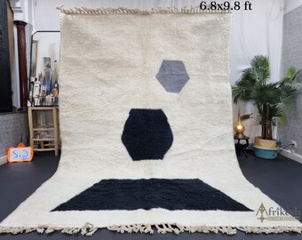 MOROCCAN BENIOURAIN CARPET, Handmade Rug, Unique White and Black Rug, Berber Rug, Abstract Rug, Handwoven Rug, Area Rug 6x9, Wool Rug.