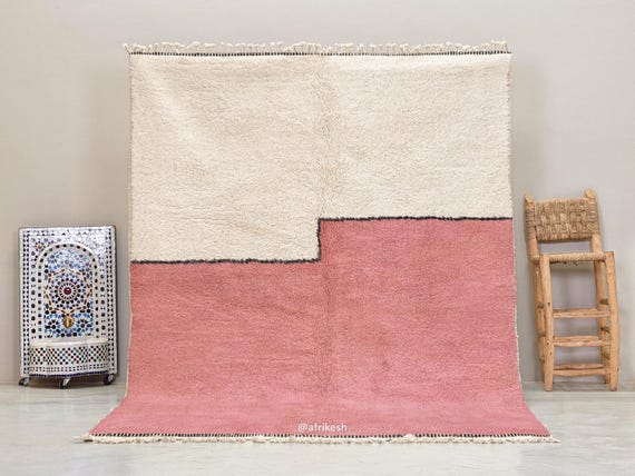 Handwoven Beni Ourain Rug: Pink & White Moroccan Wool Carpet
