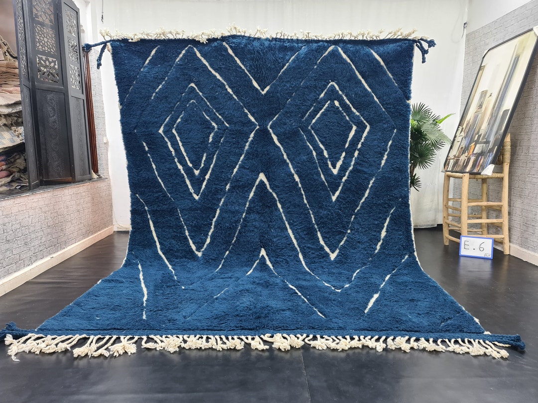 BENI OURAIN RUG, Geometric Moroccan Rug, Blue & White Wool Rug