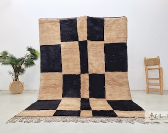 SOFT MRIRT DESIGN、エレガントなモロッコ製ラグ、手作りのブラウンと