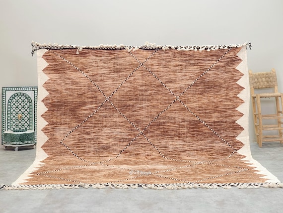 AUTHENTIC KILIM RUG 8x9, Flatweave Moroccan Rug, Berber Zanafi Carpet, Handmade Wool Rug, Geometric Brown & White Rug, Rectangular Area Rug.