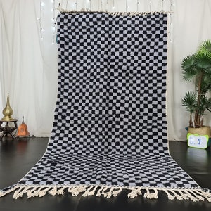 BEAUTIFIL BENIOURAIN RUG, Custom Beni Ourain Rug, Gray and Black Rug, Handmade Checkered Rug, Berber Rug, Moroccan Rug, Handwoven Area Rug .