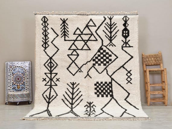 HANDCRAFTED AZILAL RUG, Authentic Moroccan Berber Carpet, Tribal Black & White Design, Soft Shag Area Rug with Geometric Patterns.