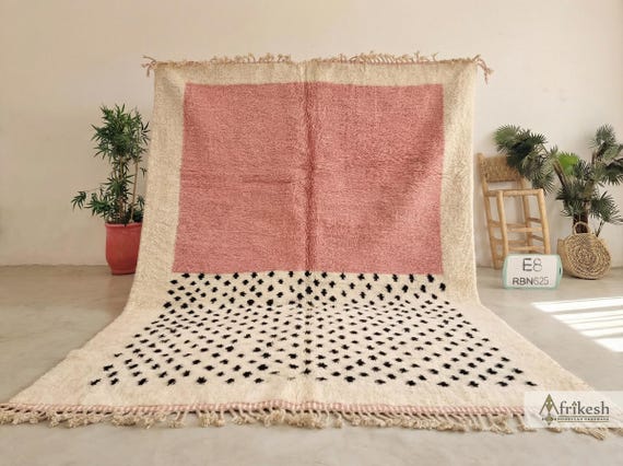 BENI OURAIN RUG, White & Pink Moroccan Rug, Custom Size Berber Carpet, Dotted Handmade Area Rug, High-Quality Wool Rug for Living Room.