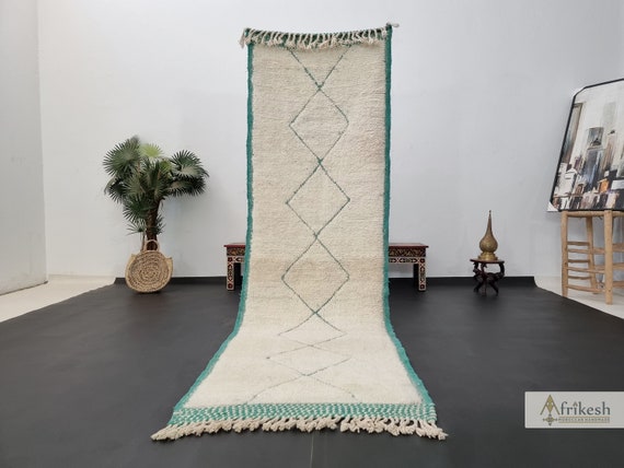 UNIQUE HALLWAY RUG, Tufted Moroccan Rug 3x10, Beni Ourain Wool Runner, Handmade White & Green Rug, Soft Geometric Rug, Woven Berber Carpet.