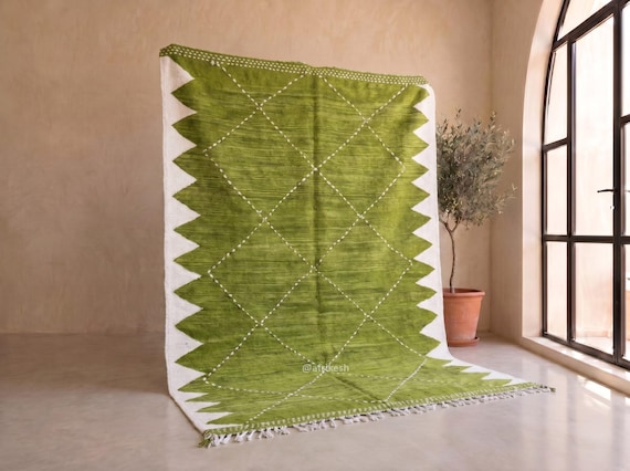 Green Diamond Lattice Kilim Rug - Handmade Moroccan Wool Rug - Ivory Sawtooth Border Berber Area Rug for Living Room | Afrikesh
