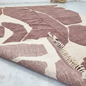 BROWN & WHITE Tufted RUG 8x11, Handcrafted Moroccan Rug, Decorative Beni Ourain Area Rug, Sheep Wool Berber Rug, Shaggy Knotted Home Rug- Afrikesh Rug - Two Side Fringes.
Pile Height: 2 cm-0.78 inches.