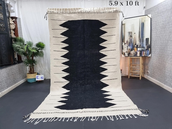 PRETTY KILIM RUG, Wool Handmade Moroccan 5x10 Rug, Flatweave Rug, Black Rug, Geometric Rug, Dhurrie Rug, Berber Rug, Area Rug, Handwoven Rug