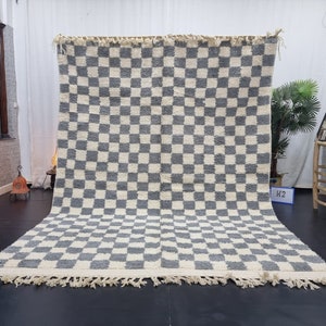 FABULOUS BENIOURAIN RUG, Moroccan Rug, Handmade Wool Rug, Checkered Berber Rug, Sheep Wool Rug, Gray And White Wool Rug, Winter Area  Rug.