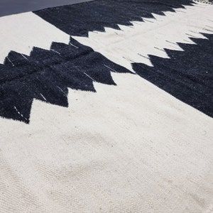 STUNNING KILIM RUG, Custom Flatweave Rug, Handmade Rug, Black and White Rug, Moroccan Rug, Area Rug, Plain Rug, Patchwork Rug, Wool Rug-Afrikesh Rug-One Side Fringes.