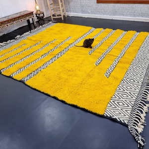 Mustard Wool Beniourain Rug
Tufted Custo made
Fringes on both ends