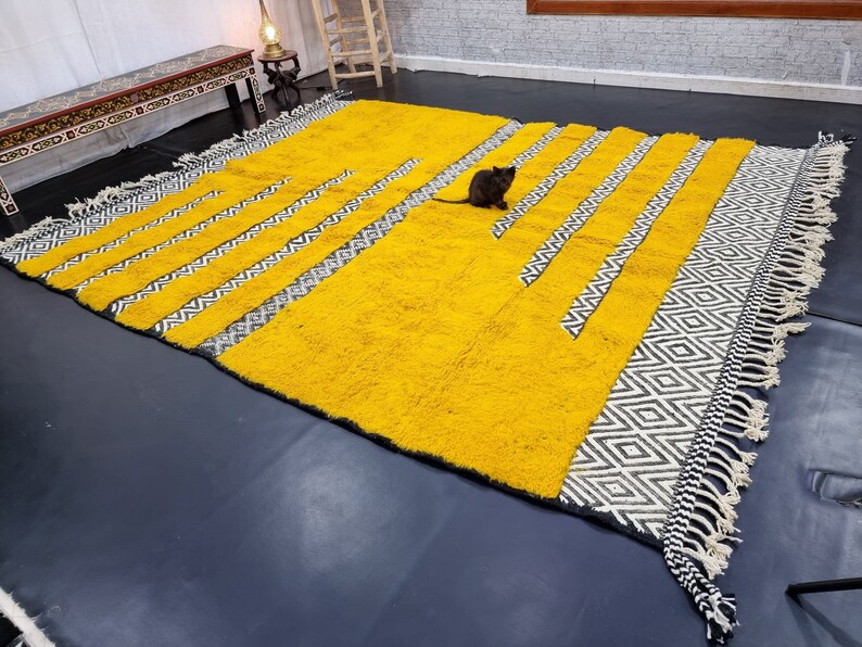 Mustard Wool Beniourain Rug
Tufted Custo made
Fringes on both ends
