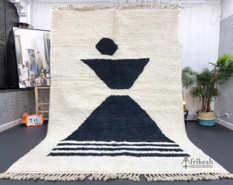 BEAUTIFUL BENIOURAIN RUG, Custom Moroccan Handmade Rug, Unique Black and White Rug, Berber Abstract Rug, Handwoven Area Rug, Sheep Wool Rug.