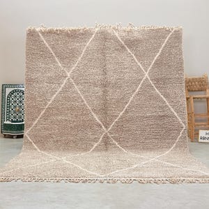 手織りベニ・ウラインラグ 7x9：モロッコ産ダイヤモンドシャグ、天然