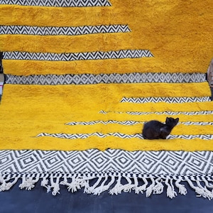 Mustard Wool Beniourain Rug
Tufted Custo made
Fringes on both ends