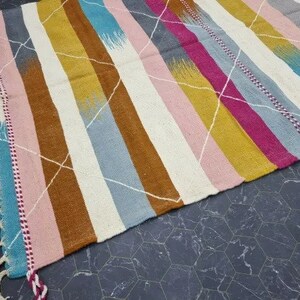 TAPPETO KILIM UNICO, tappeto a tessitura piatta, tappeto tessuto Kilim, tappeto colorato, tappeto geometrico personalizzato, tappeto ad area, tappeto marocchino, tappeto in lana intrecciata a mano, tappeto Funky immagine 7