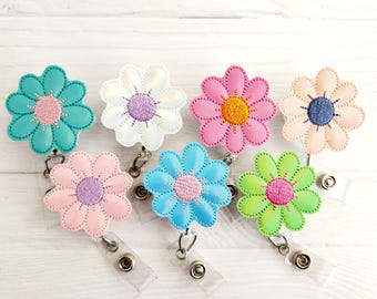Daisy Flower - Nurse Badge Reel - Flower Feltie - Spring - INTERCHANGEABLE - Retractable ID - Pediatric - X-Ray Tech - Respiratory - Teacher