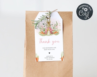 Bewerkbare roze Peter Rabbit babyshower gunsttags, Peter Rabbit meisje babyshower cadeaus tag, een klein konijntje lentedouche bedanktag, 0626