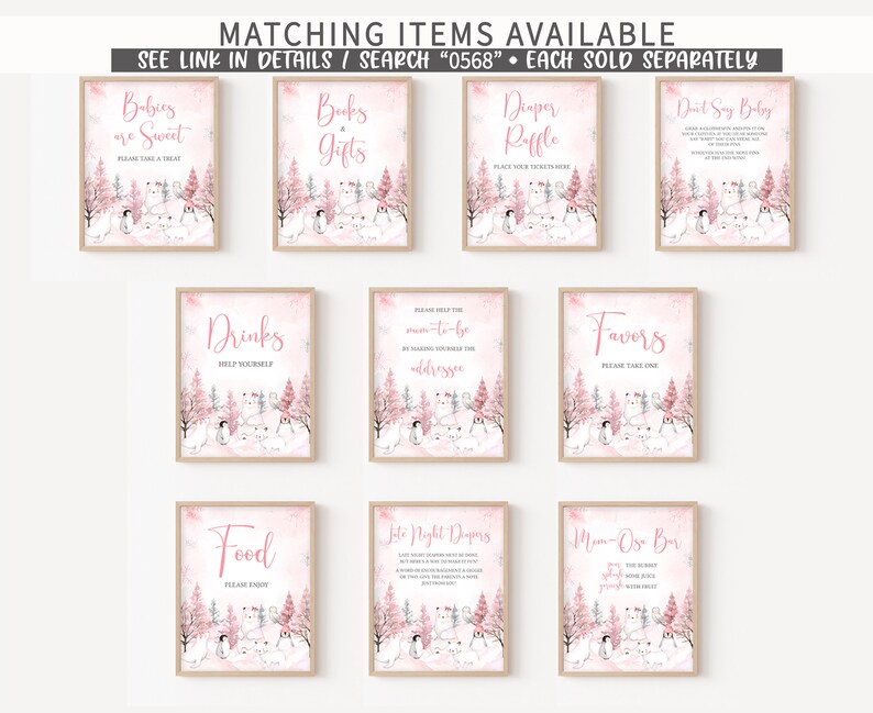 K&ouml;nnte beinhalten: Eine Sammlung von gerahmten Schildern mit rosa und wei&szlig;en Aquarellillustrationen von Eisb&auml;ren und B&auml;umen. Die Schilder tragen Texte wie "Babies are Sweet", "Books & Gifts" und "Diaper Raffle". Die Schilder sind f&uuml;r eine Babyparty.